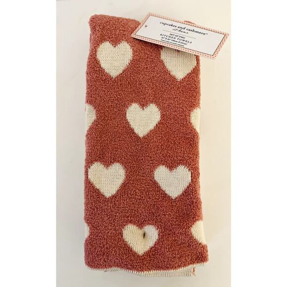 Cupcakes and Cashmere Hand Towels Pink Hearts Pink White Set of Two - Picture 1 of 4